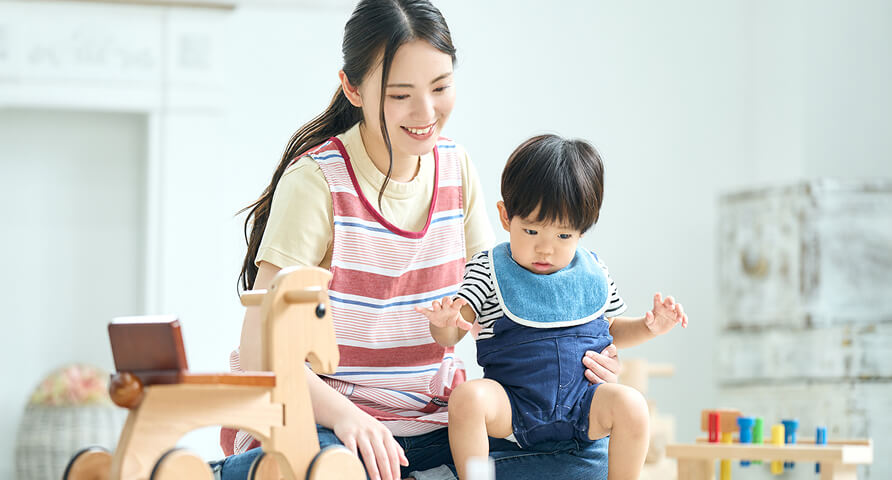月・週単位でエリアの異なる保育園で勤務するエリアフリー保育士のイメージ